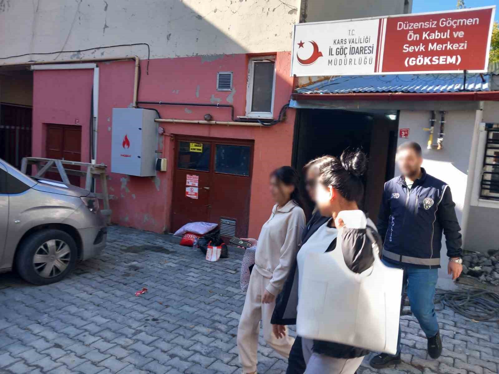 Kars’ta Emniyet Müdürlüğü tarafından 8 düzensiz göçmen yakalandı