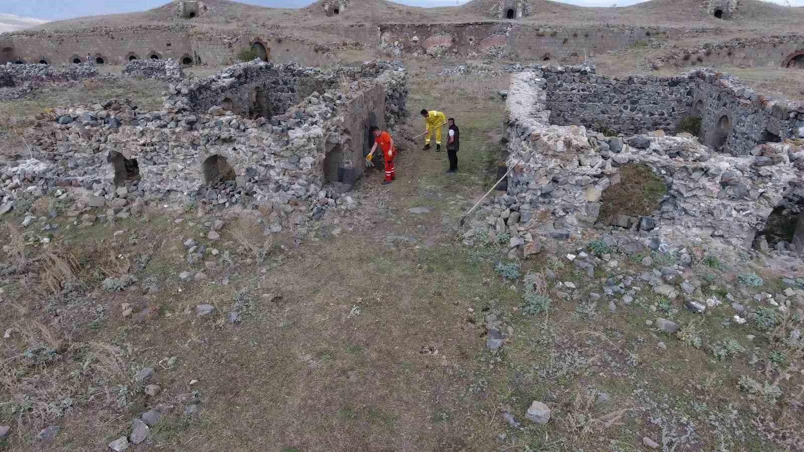 Erzurum'da tarihi tabyalar bir bir gün yüzüne çıkarılıyor