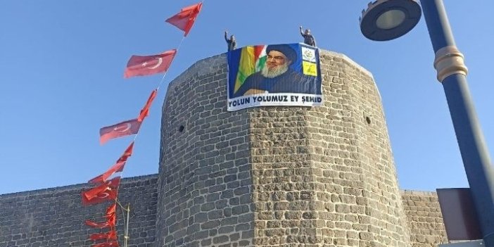 Diyarbakır'ın tarihi surlarına, Hasan Nasrallah’ın posteri asıldı