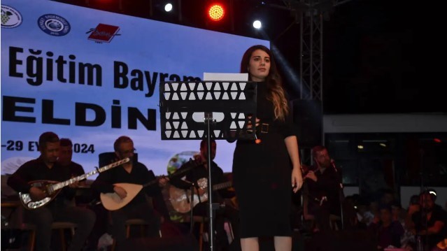 Besni’de düzenlenen konser yoğun ilgi gördü