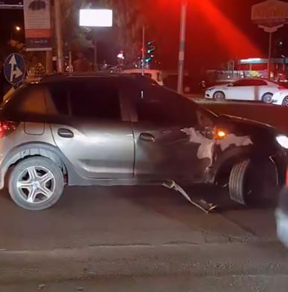 Elazığ’da otomobil ile motosiklet  çarpıştı: 1 kişi yaralandı