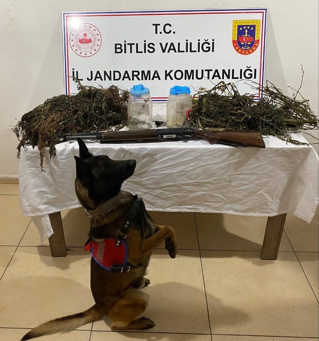 Bitlis-Tatvan’da 3 kilo 960 gram kubar esrar ele geçirildi