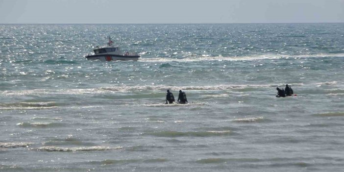 Emniyetin ‘kurbağa adamları’ Rojin Kabaiş için Van Gölü’ne daldı