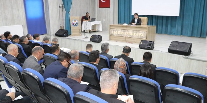 Hakkari’de Türkiye Yüzyılı Maarif Modeli toplantısı