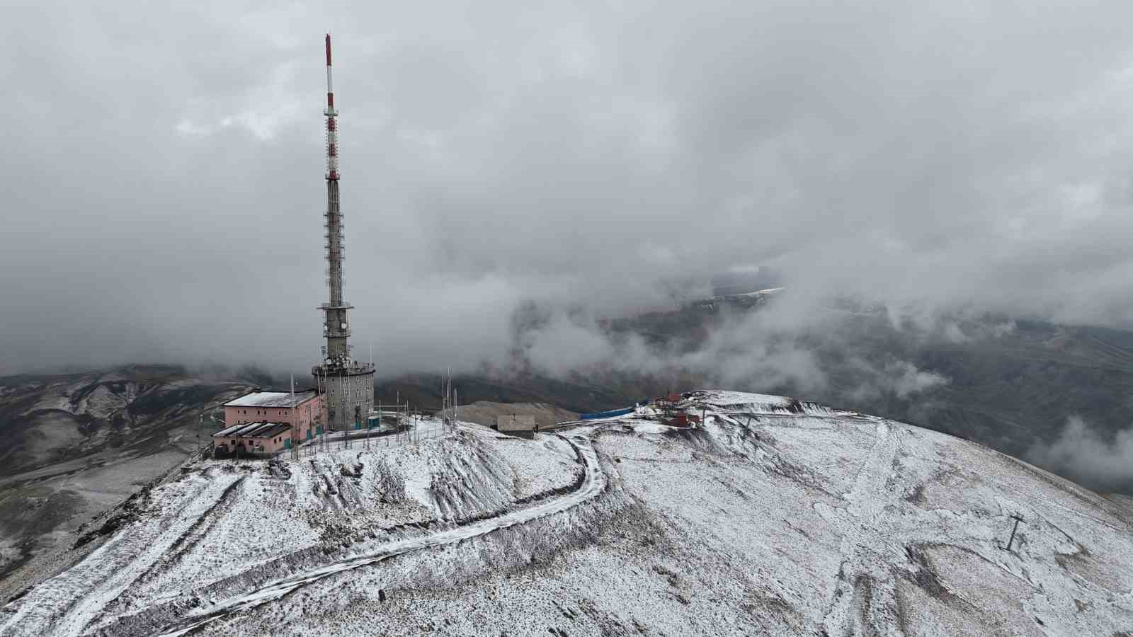 Erzurum-Palandöken’e karla gelen görsel şölen