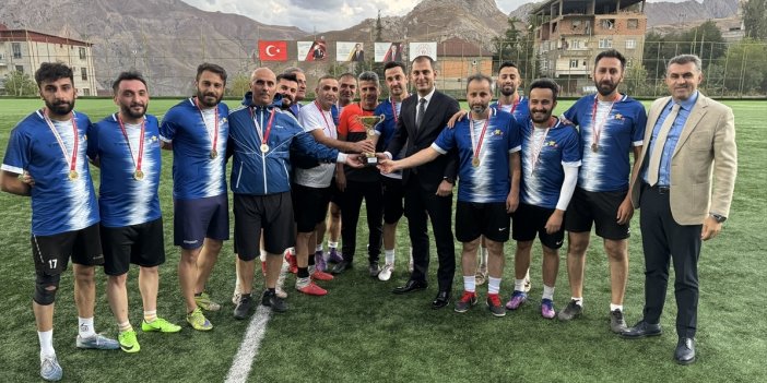 Hakkari'deki kurumlar arası futbol turnuvası sona erdi