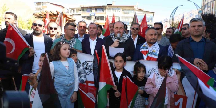 Hakkari’de ‘Soykırıma lanet, direnişe bin selam’ yürüyüşü yapıldı