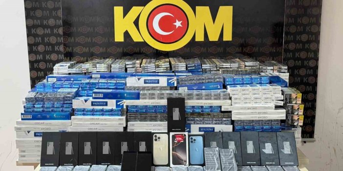 Viranşehir’de 85 kaçak cep telefonu ile 5 bin paket sigara yakalandı