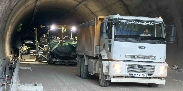 Yüksekova tünelinde asfaltlama ve aydınlatma çalışmaları bitme aşamasında