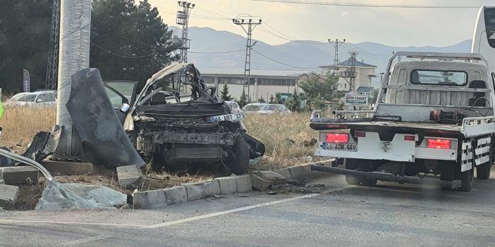 Malatya’da yolcu otobüsü ile otomobil kafa kafaya çarpıştı: 1 ölü, 1 yaralı