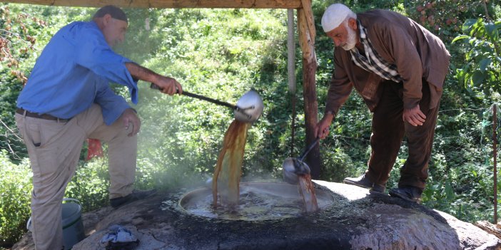 Bitlis'te asırlık pekmez geleneği sürdürülüyor