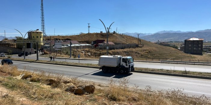 Cengiz Topel ve İpek Yolu Caddesi'nde temizlik çalışmaları sürüyor