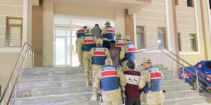 Jandarma ekipleri kaçak göçmen operasyonu gerçekleştirdi