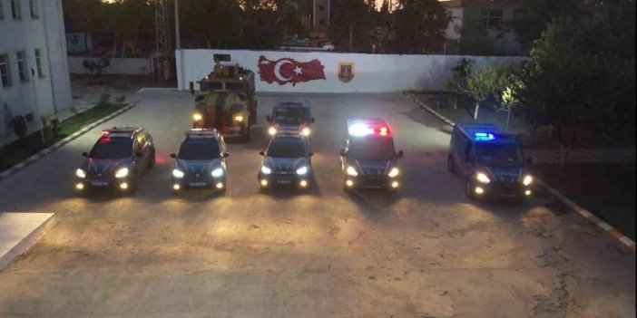 Urfa’da silah kaçakçılığı operasyonunda jandarma cephanelik ele geçirdi: 4 gözaltı