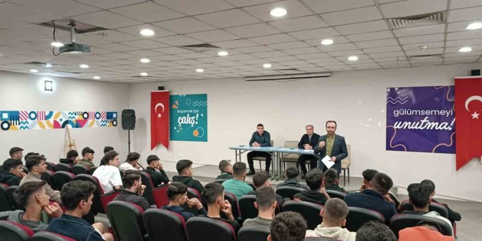 Üniversite yurdunda  "Üniversite ve Yurt Yaşamına Uyum" semineri gerçekleştirildi