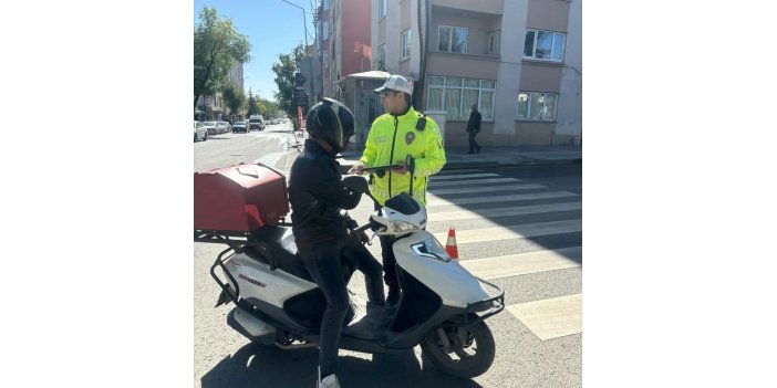 Kars’ta motosiklet kuryeler denetimden geçti