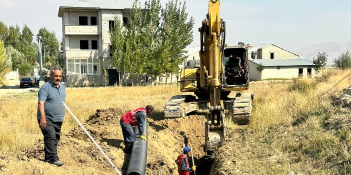 Yüksekova: Vezirli Mahallesi'ne yeni kanalizasyon hattı