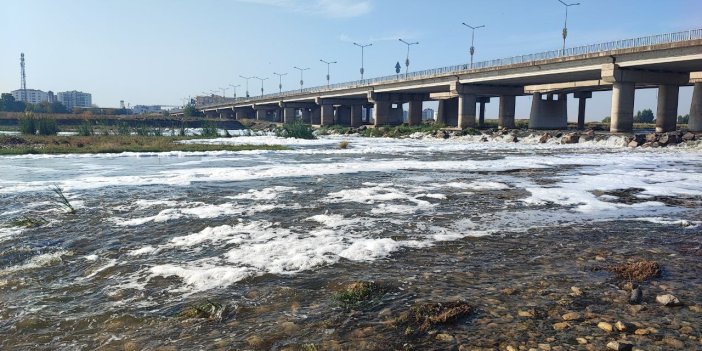 Dicle Nehri'ndeki ‘Beyaz köpük’ için inceleme başlatıldı