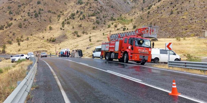 Hakkari’de kamyonet devrildi: 1 kişi yaralandı