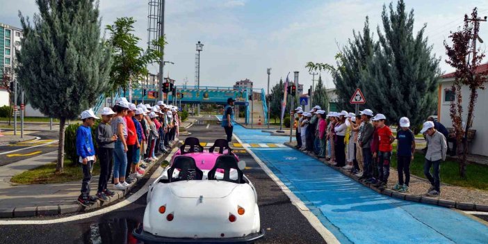 Diyarbakır'da 300 öğrenciye trafik eğitimi veriliyor