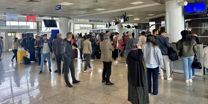 Yüksekova'da rüzgar engeli: Ankara uçağı yolcuları mağdur oldu