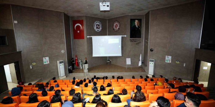 Elazığ’da işaret dili eğitimi düzenlendi