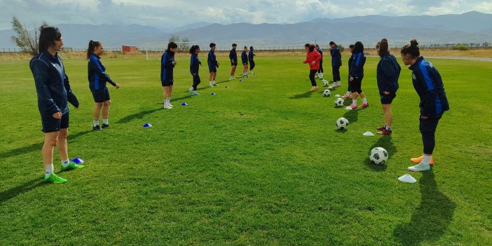 Yüksekova Spor Kadın Futbol Takımı'ndan maça davet