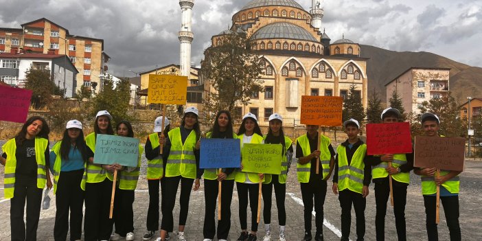 Hakkari Mesleki ve Teknik Anadolu Lisesi’nden duyarlı etkinlikler