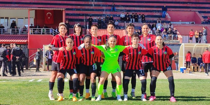 Yüksekova Spor Kadın Futbol Takımı'ndan 8-0'lık galibiyet