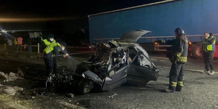 Tekirdağ'da otomobil ile iş makinesi çarpıştı: 5 ölü, 1 yaralı