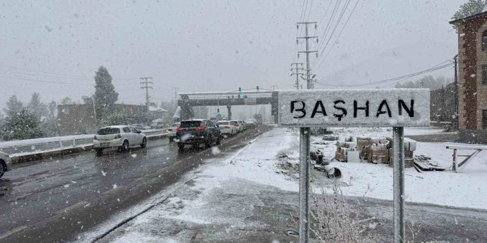 Bitlis’e mevsimin ilk karı düştü