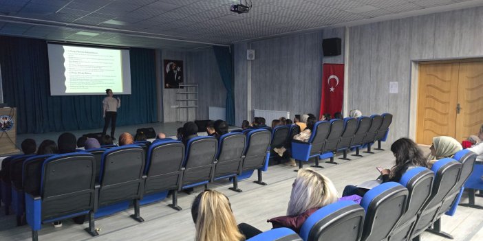 Hakkari İl Milli Eğitim Müdürlüğü bünyesinde eTwinning semineri