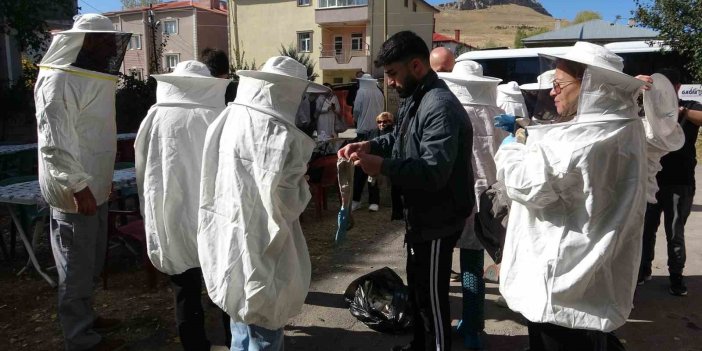 Yerli turistler Van balını çok beğendi