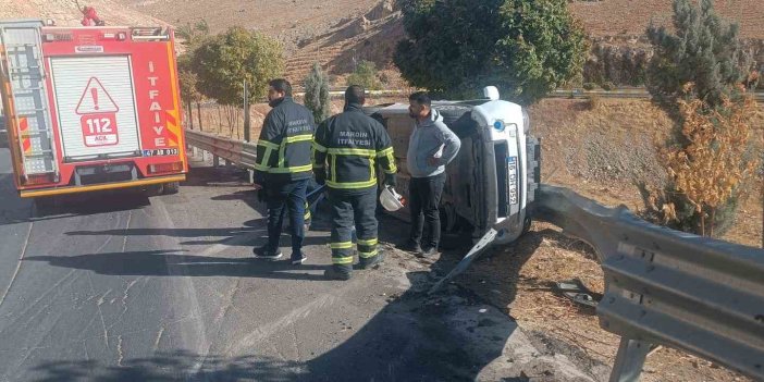 Mardin’de hafif ticari araç devrildi: 1 kişi yaralandı