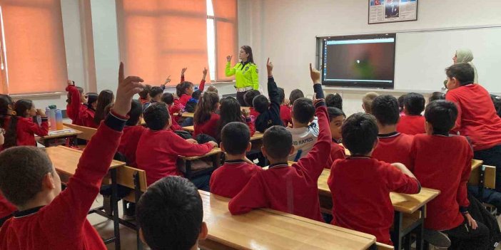 Erzurum'da çocuklara trafik eğitimi verildi