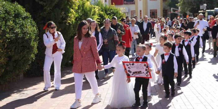 Antep Kolej Vakfı’nı Cumhuriyet coşkusu sardı