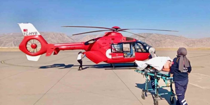 Şırnak'ta ambulans helikopter 26 yaşındaki hasta için havalandı