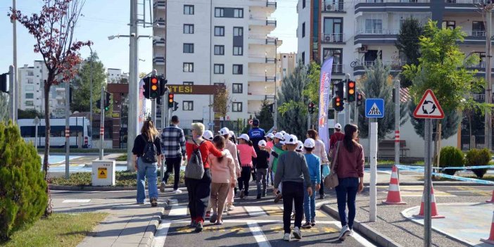 Diyarbakır’da çocuklar için trafik ve itfaiye güvenliği eğitimi verildi