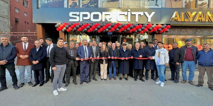 Spor City, Yüksekova’da yeni yerinde hizmete açıldı