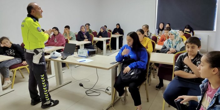 Hakkari’de “Trafik Farkındalık” eğitimi verildi