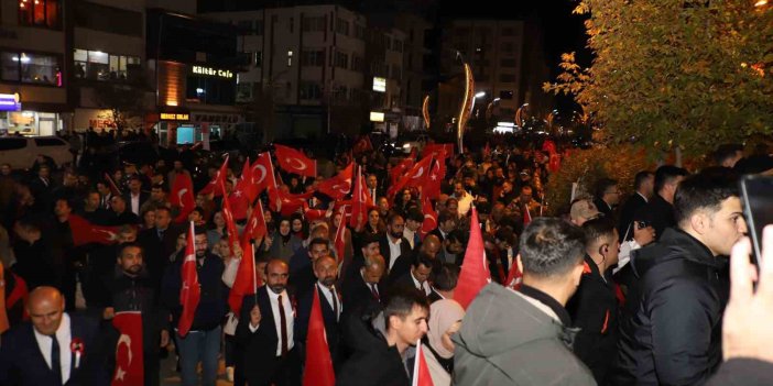 Hakkari’de 29 Ekim kortej yürüyüşü