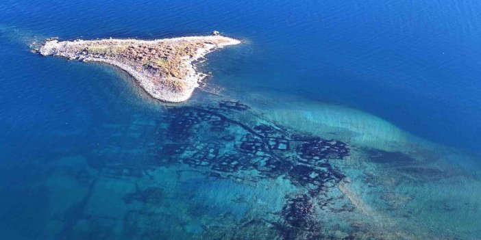 Van Gölü çekildikçe altındaki mikrobiyolitler gün yüzüne çıkıyor