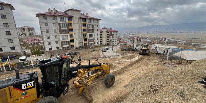 Yüksekova'da kışa hazırlık: Yol asfaltlama projeleri devam ediyor