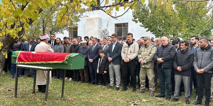 Van'daki silahlı saldırıda yaşamını yitiren sağlık çalışanı son yolculuğuna uğurlandı