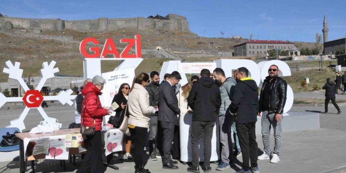 Kars’ta organ bağışı stantı kuruldu