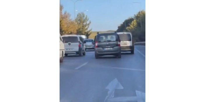 Antep’te makas atan sürücü trafiği tehlikeye soktu