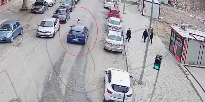 Malatya'da otomobilin küçük çocuğa çarpma anı kamerada