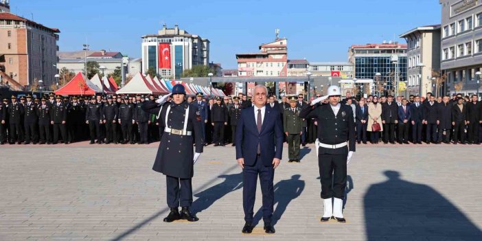 Muş’ta 10 Kasım Atatürk’ü anma programı düzenlendi