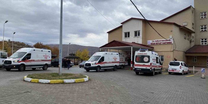 Bitlis'te kamyonet şarampole yuvarlandı: 5 yaralı