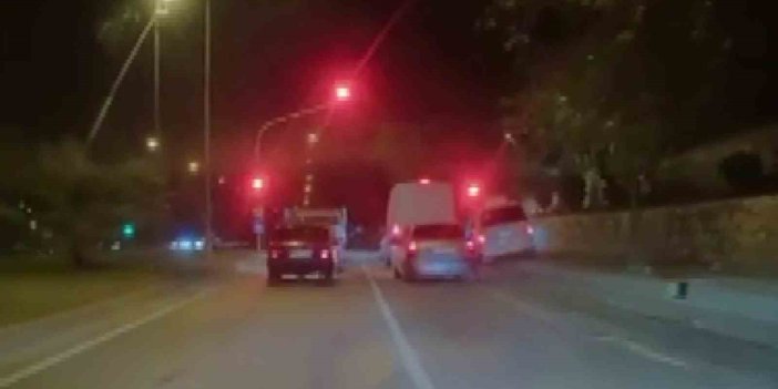 Trafikte kazaya sebep olan makas anları kameraya yansıdı